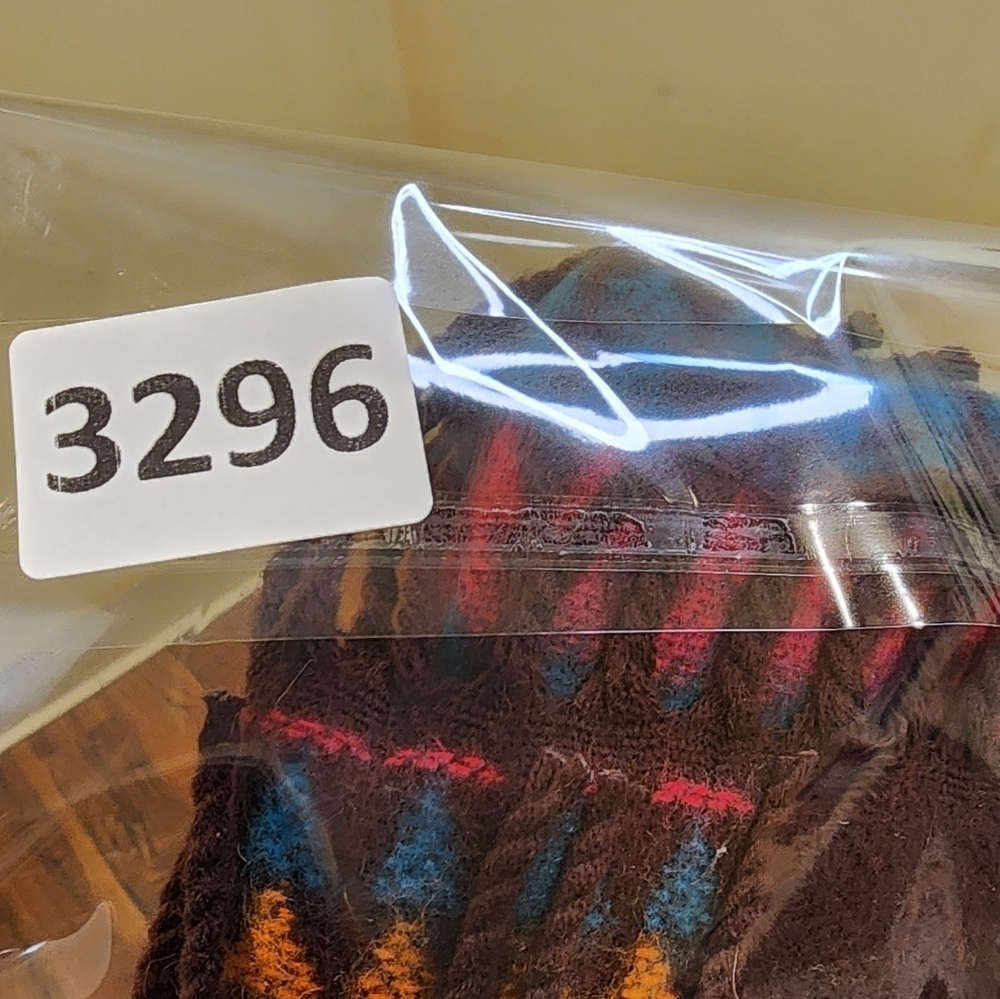 Softer that Cashmere? 100% acrylic Geometric Bohemian graphic scarf - Picture 7 of 7